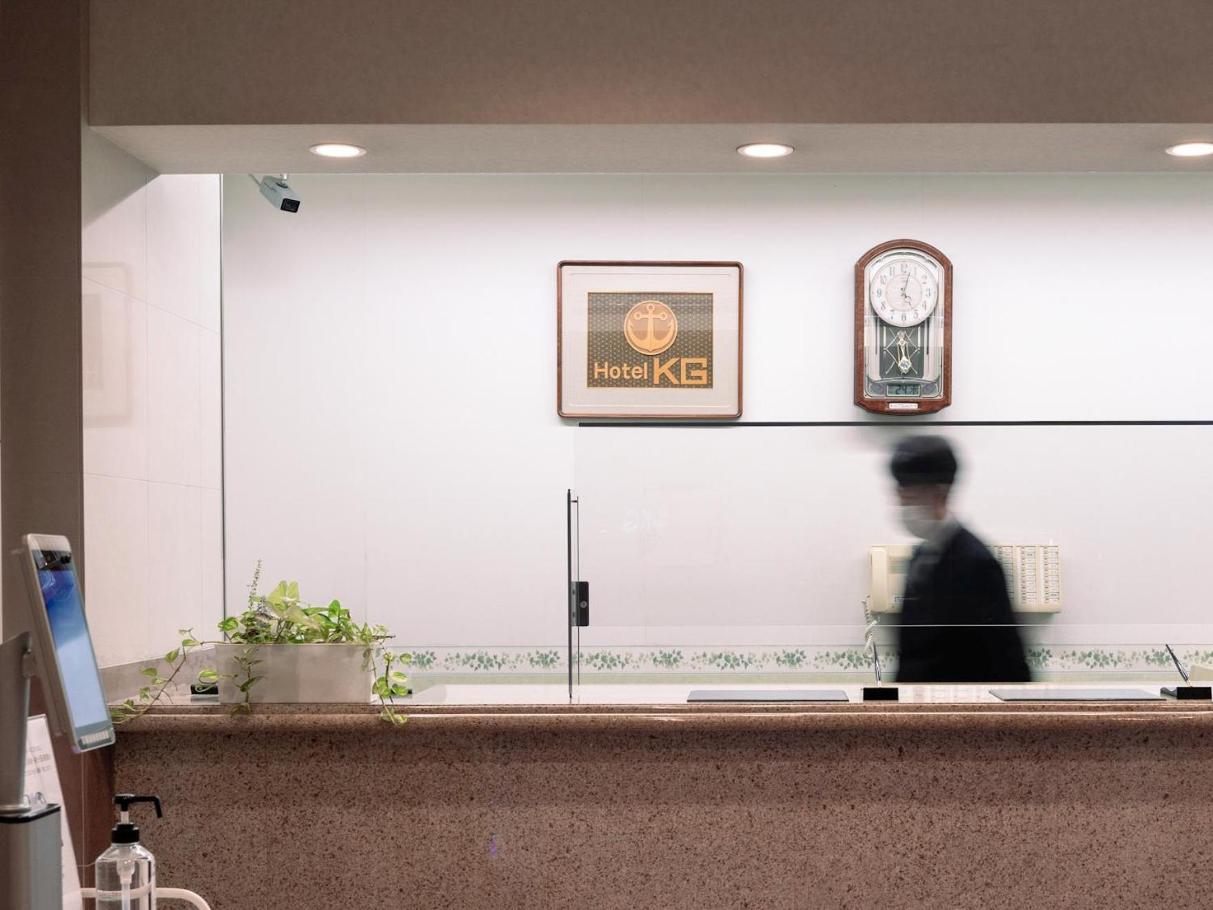 Business Hotel Kg Ойта Екстер'єр фото