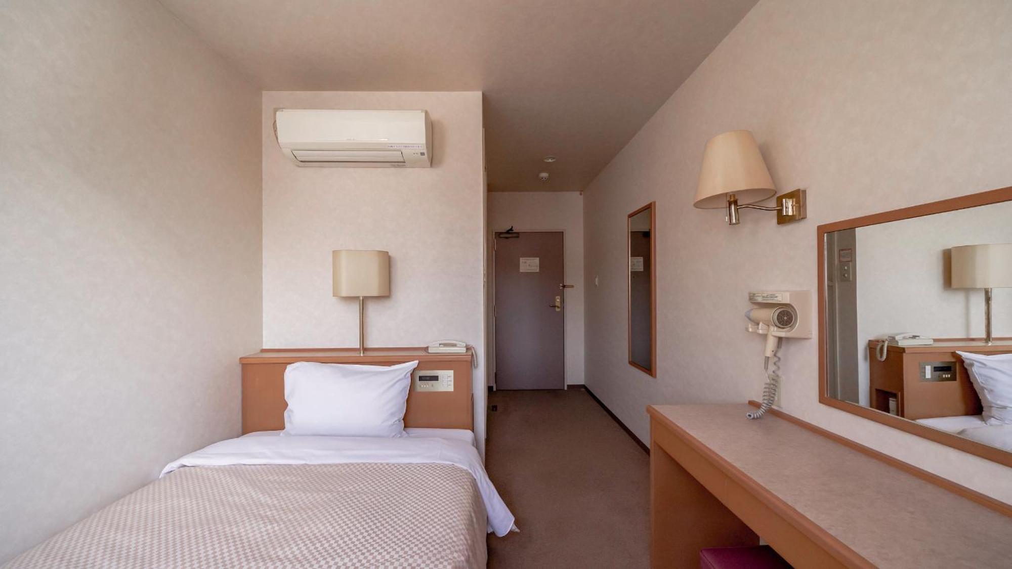 Business Hotel Kg Ойта Екстер'єр фото